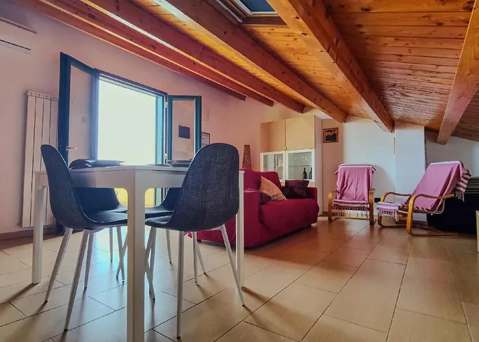 Apartment Eucaliptus Sea View アパート アヴォラ